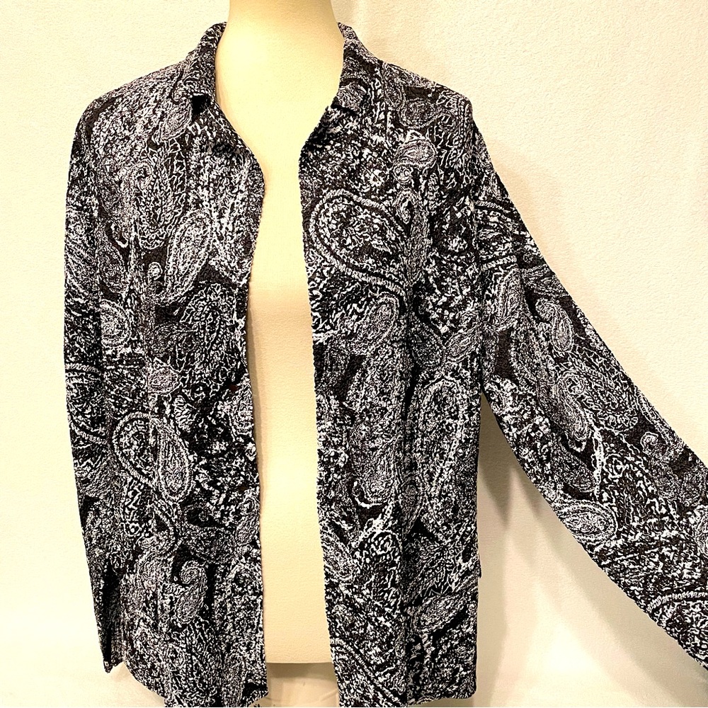 Chico’s Travelers Black White Paisley Crinkle Jacket Size 3 (XL / 16)